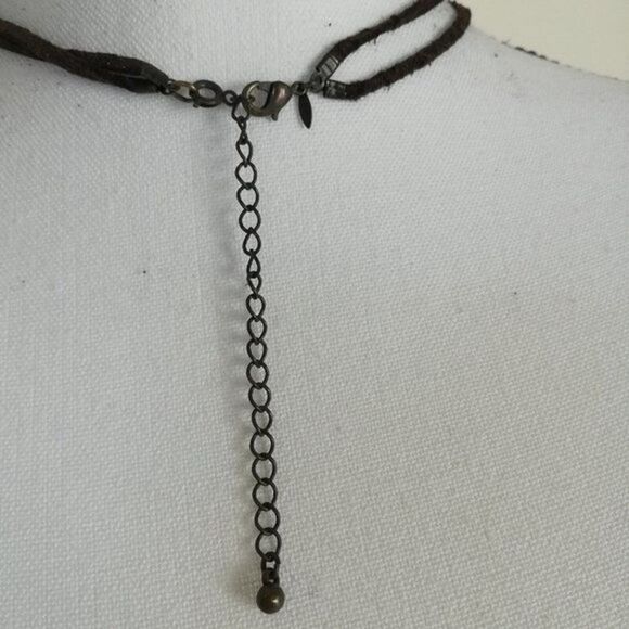 Avon Brass Floral Cutout Medallion Pendant Tiger's Eye Beaded Necklace - Picture 5 of 11